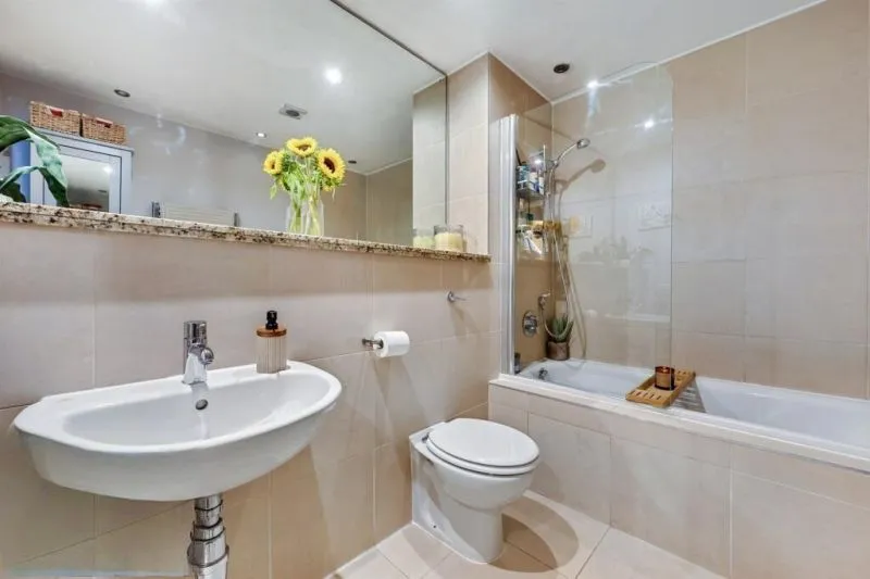 2 bed Apartment For Auction