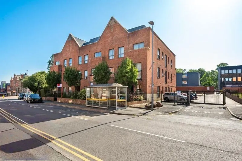 2 bed Apartment For Auction