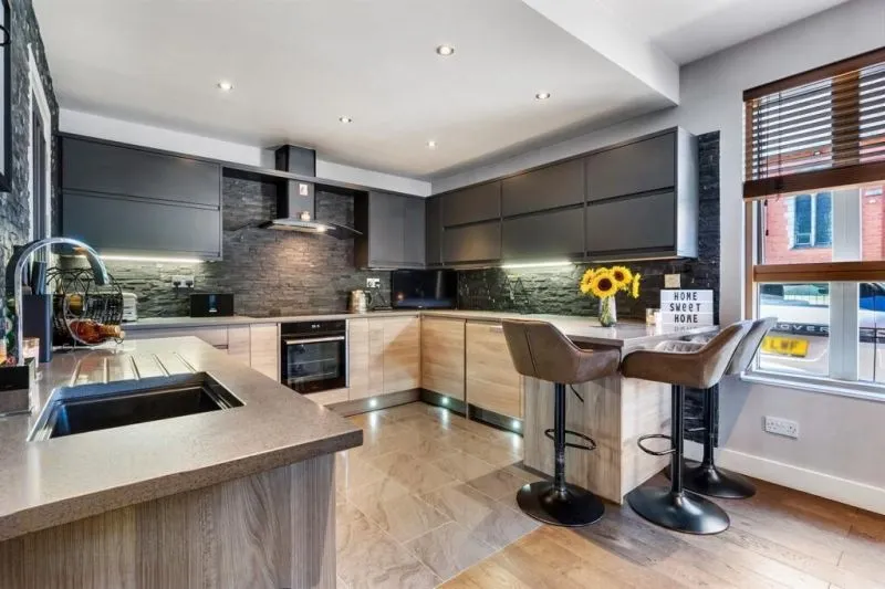 2 bed Apartment For Auction