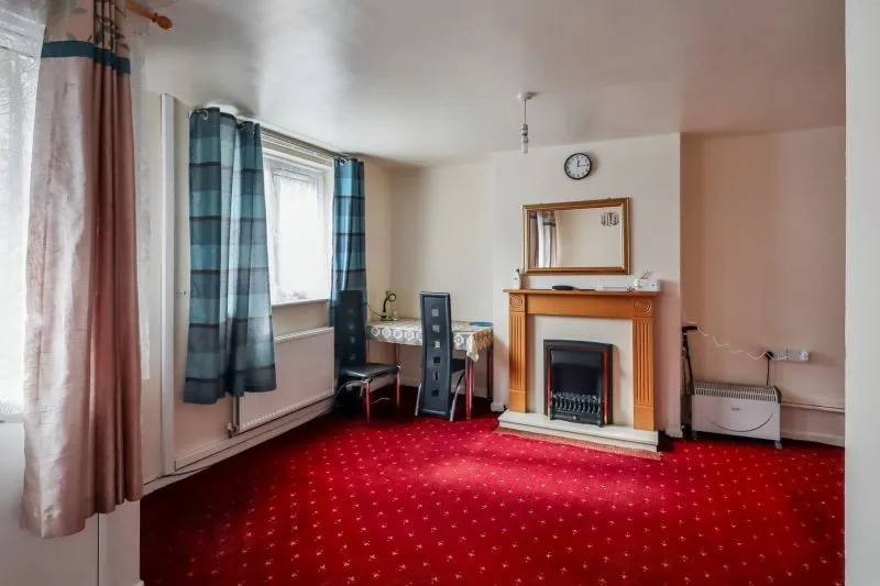 3 bed Townhouse House For Auction