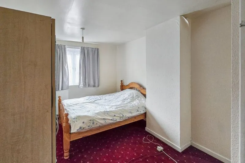 3 bed Townhouse House For Auction
