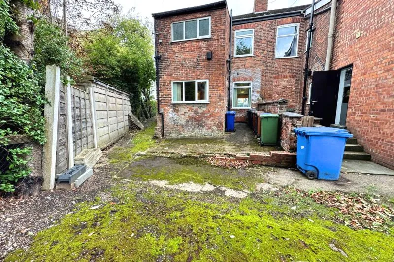 1 bed Mixed Use Commercial For Auction
