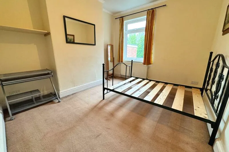 1 bed Mixed Use Commercial For Auction