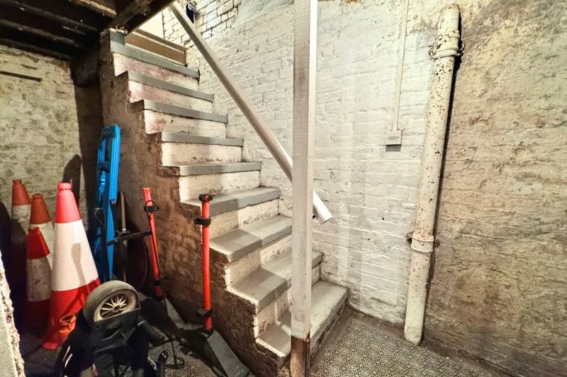 1 bed Mixed Use Commercial For Auction