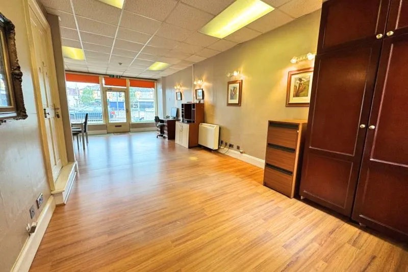 1 bed Mixed Use Commercial For Auction