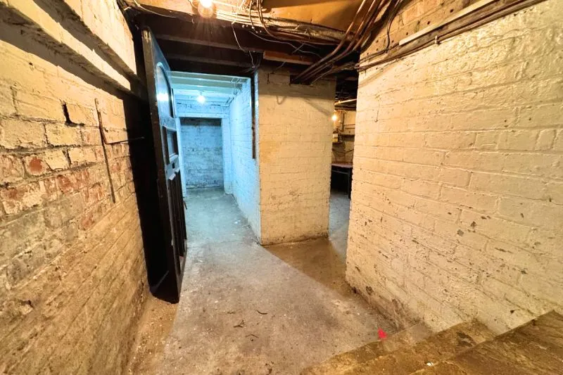 3 bed End Terrace House For Auction