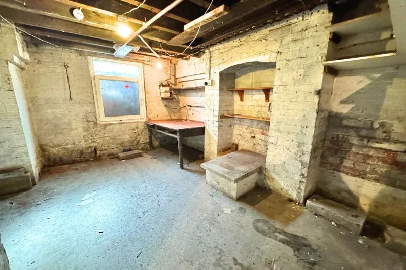 3 bed End Terrace House For Auction