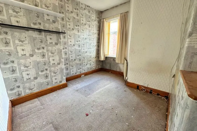 3 bed End Terrace House For Auction
