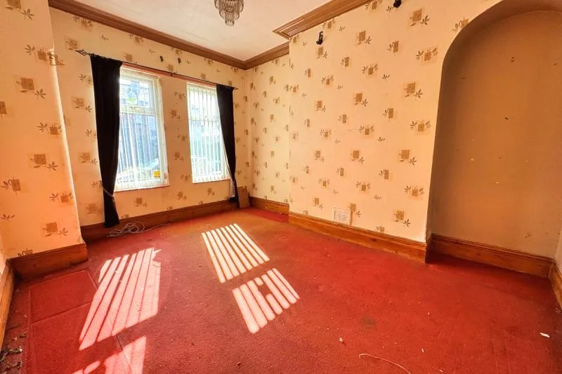 3 bed End Terrace House For Auction