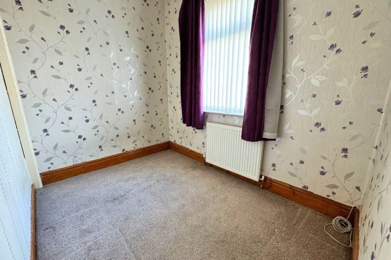 3 bed End Terrace House For Auction