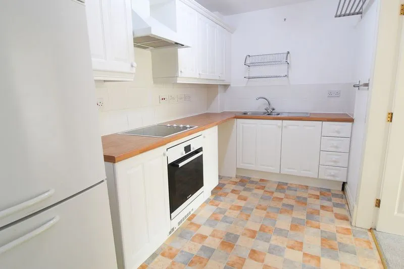 2 bed Apartment For Auction