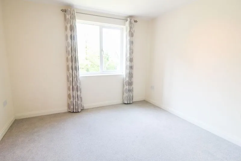 2 bed Apartment For Auction