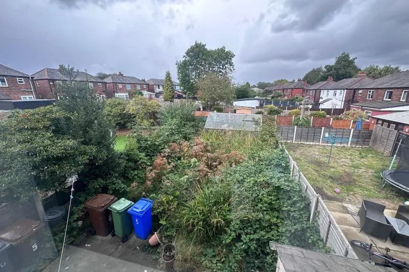 2 bed Semi-Detached House For Auction