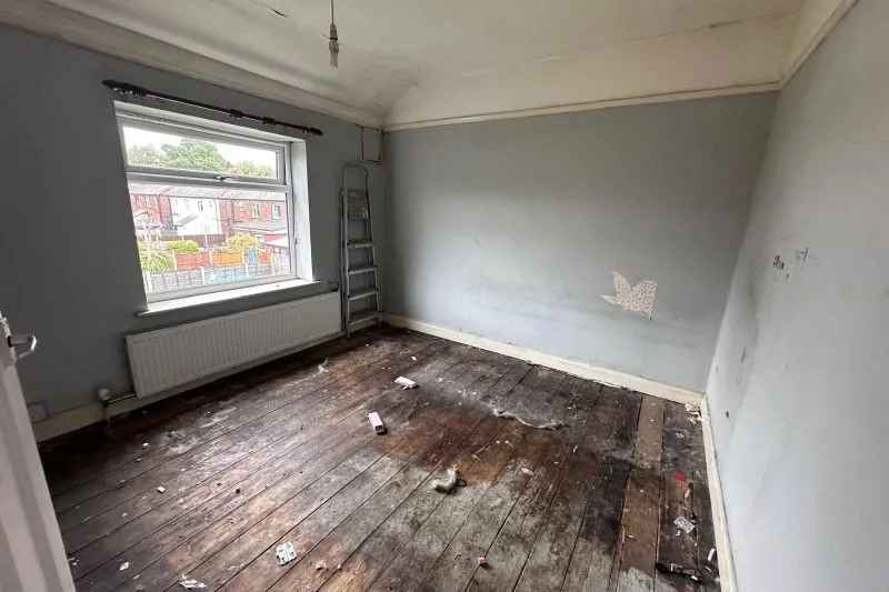 2 bed Semi-Detached House For Auction