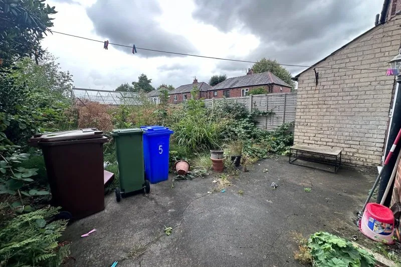 2 bed Semi-Detached House For Auction