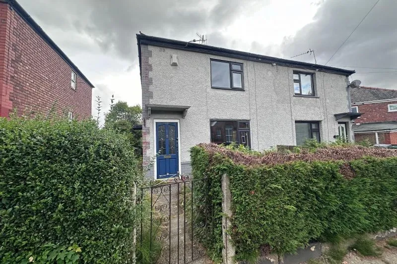 2 bed Semi-Detached House For Auction