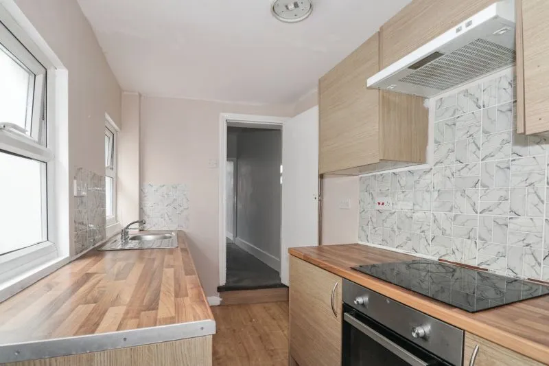 2 bed Terraced House For Auction