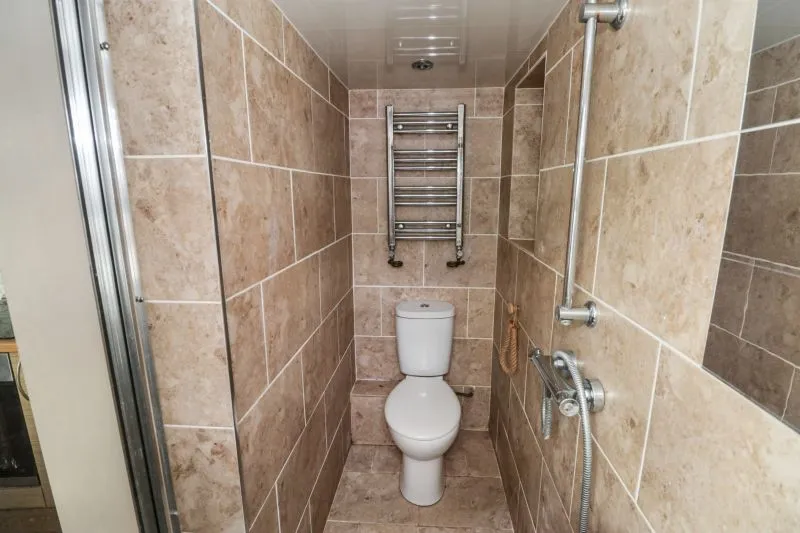 2 bed Terraced House For Auction