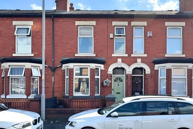 3 bed Terraced House For Auction
