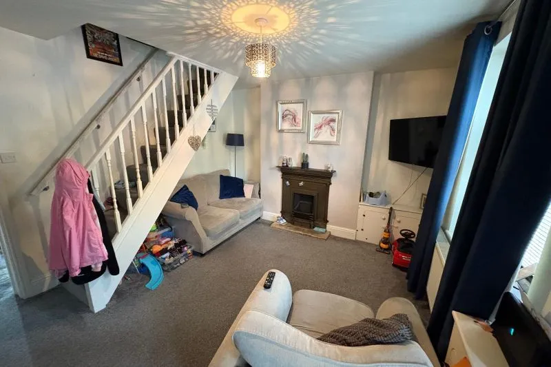 2 bed Terraced House For Auction