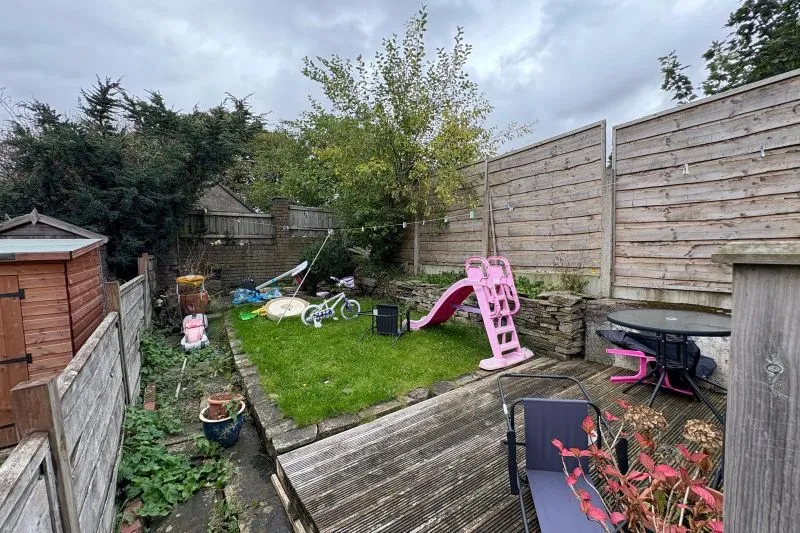 2 bed Terraced House For Auction