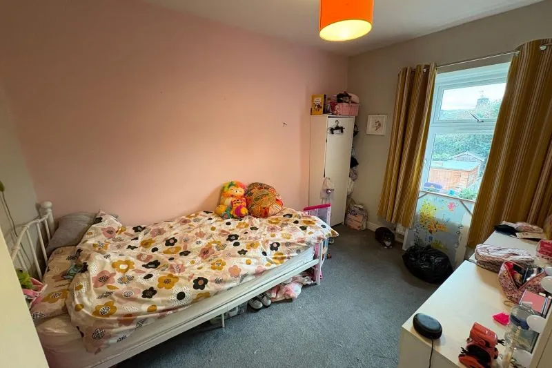 2 bed Terraced House For Auction