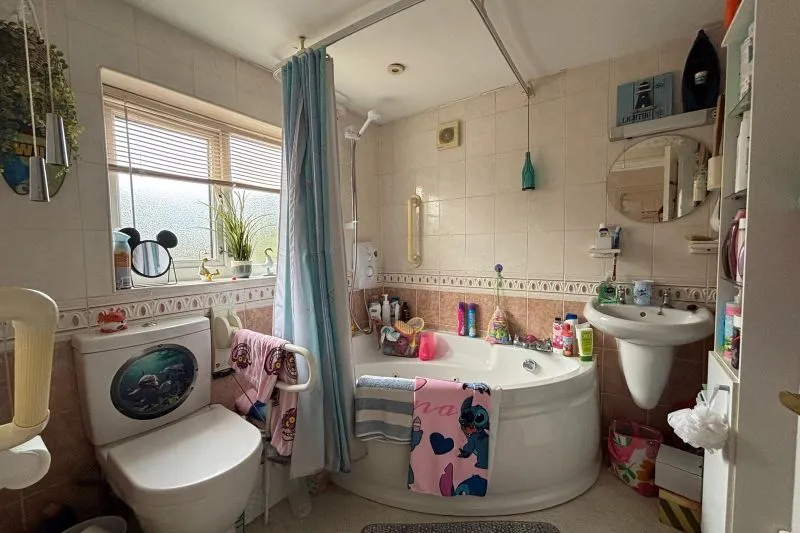3 bed Semi-Detached House For Auction