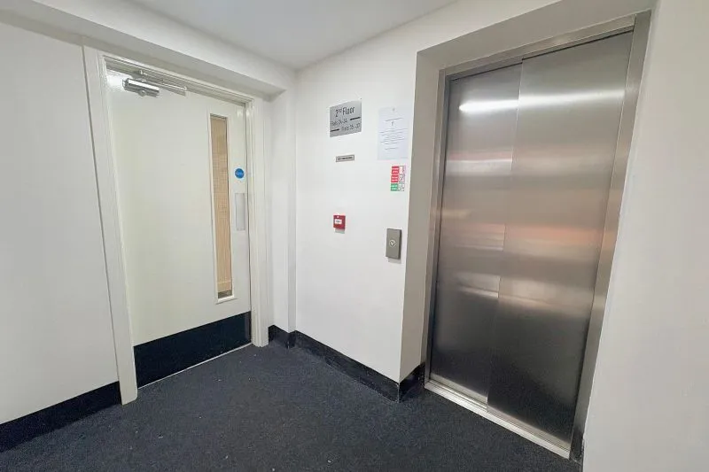 1 bed Apartment For Auction