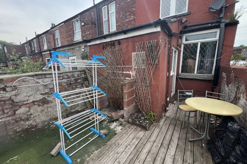 4 bed End Terrace House For Auction