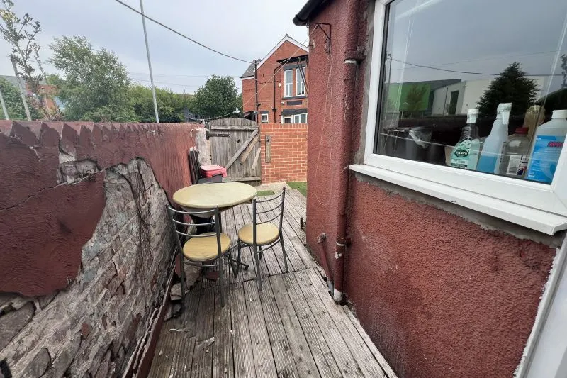 4 bed End Terrace House For Auction