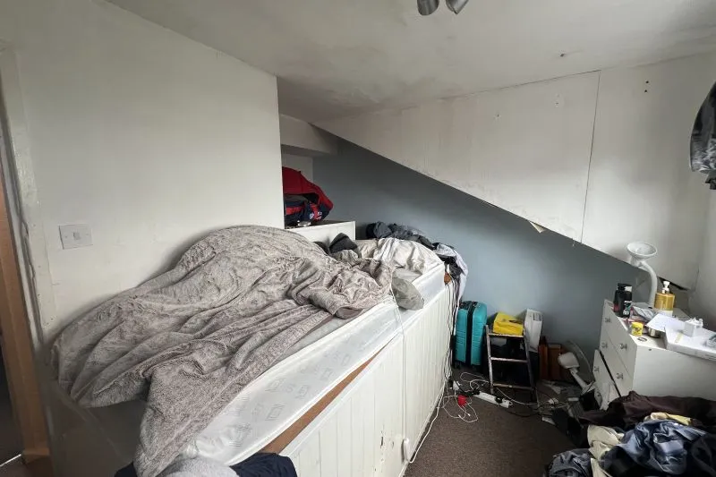 4 bed End Terrace House For Auction