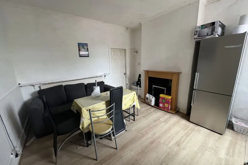 4 bed End Terrace House For Auction