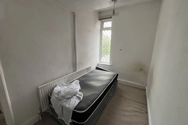 4 bed End Terrace House For Auction