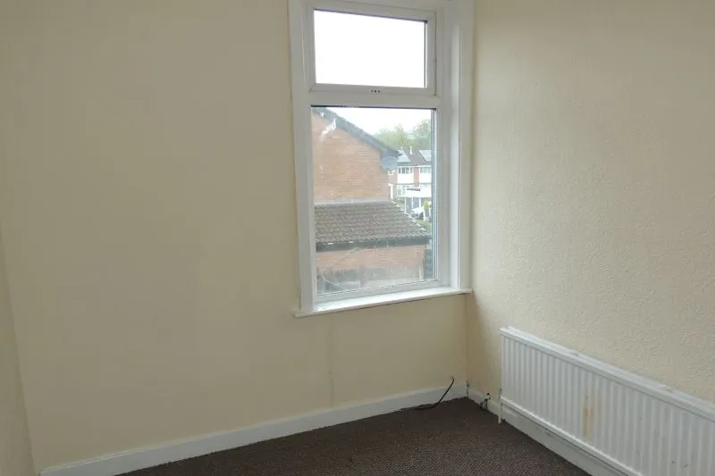 3 bed Terraced House For Auction