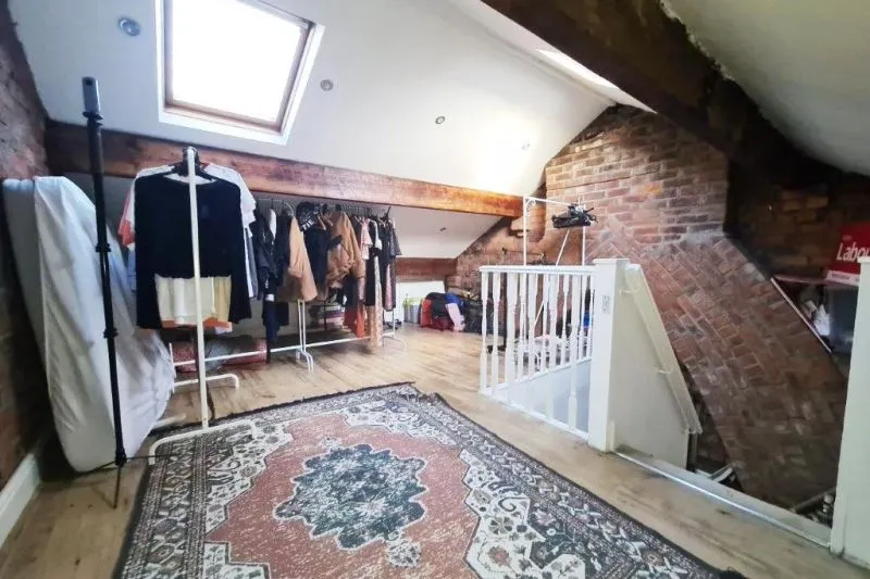 2 bed Terraced House For Auction