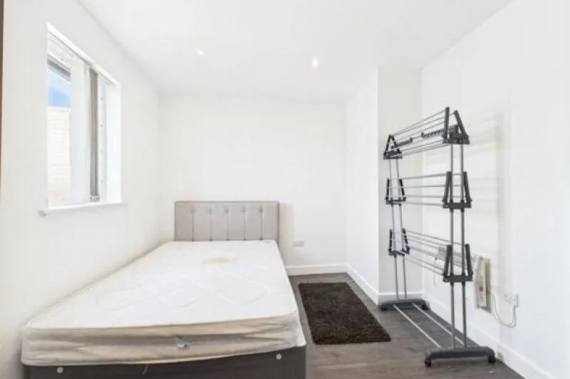 1 bed Apartment For Auction