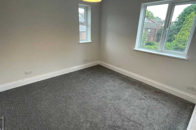 5 bed Semi-Detached House For Auction