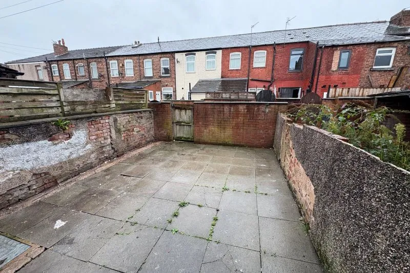 3 bed Terraced House For Auction