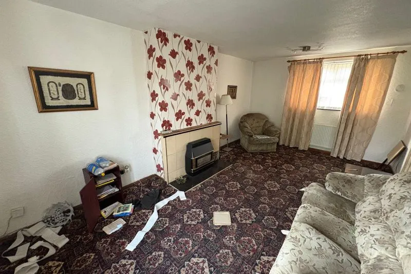 3 bed End Terrace House For Auction