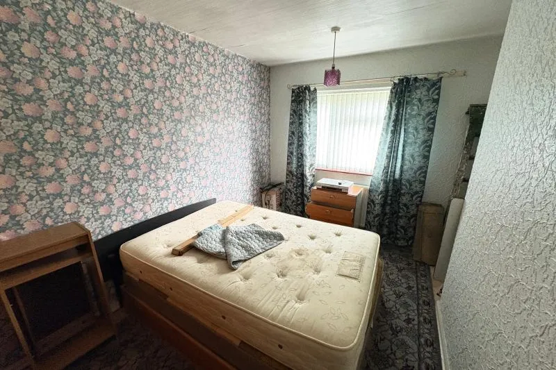 3 bed End Terrace House For Auction