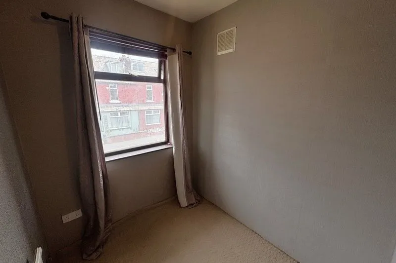 3 bed Semi-Detached House For Auction