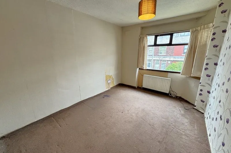 3 bed Semi-Detached House For Auction