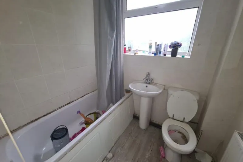 3 bed Terraced House For Auction