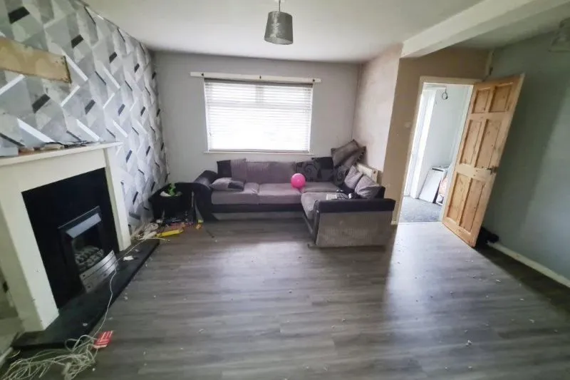 3 bed Terraced House For Auction
