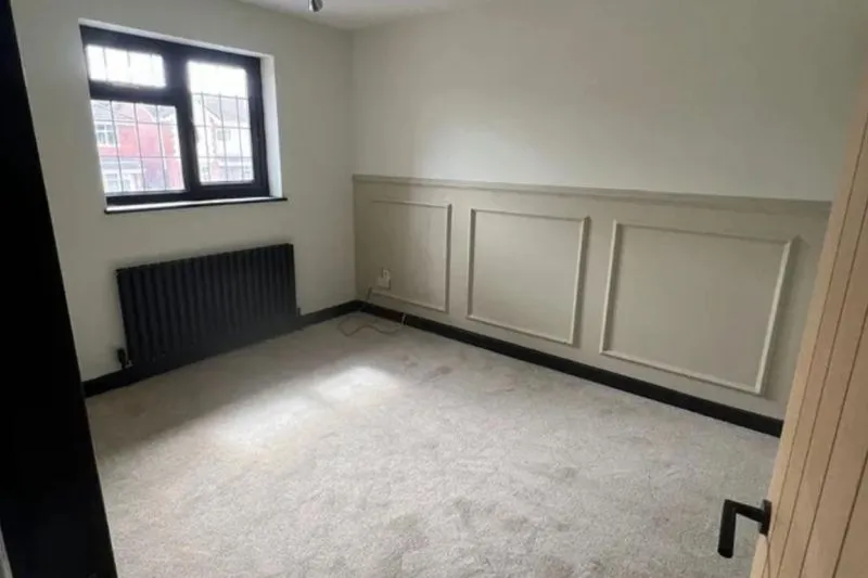 4 bed Detached House For Auction
