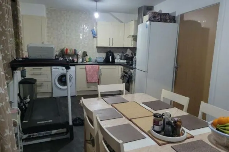 4 bed Townhouse House For Auction