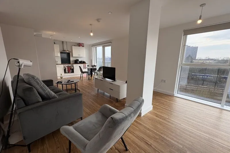 3 bed Apartment For Auction