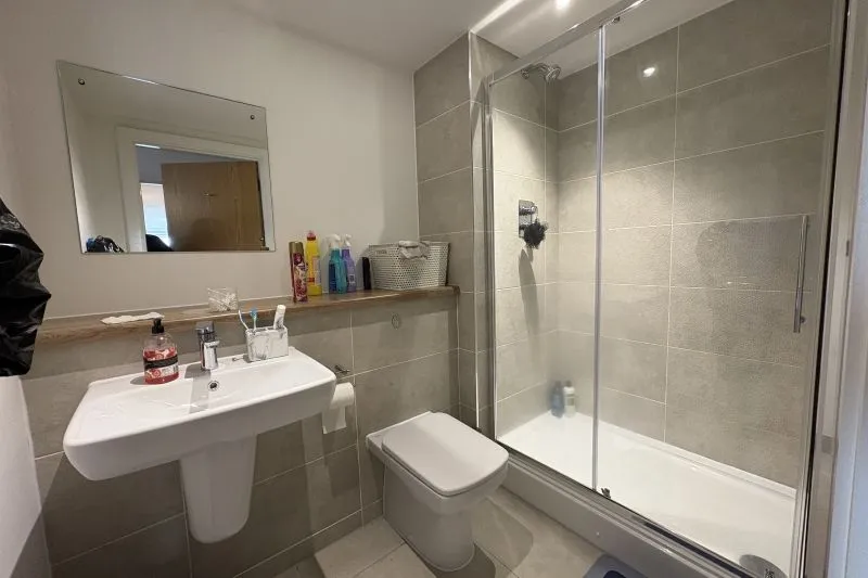 3 bed Apartment For Auction