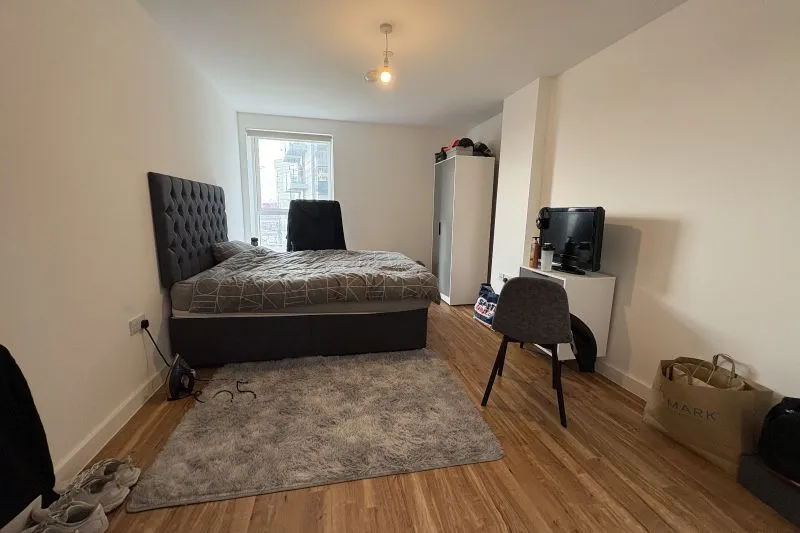 3 bed Apartment For Auction