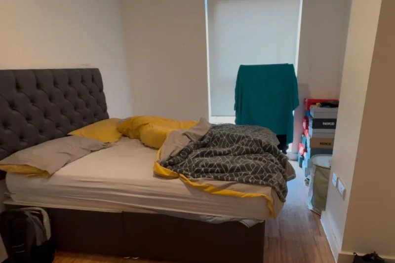 3 bed Apartment For Auction